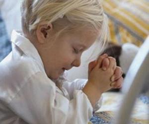 yapboz Kız ile ellerini dua dua